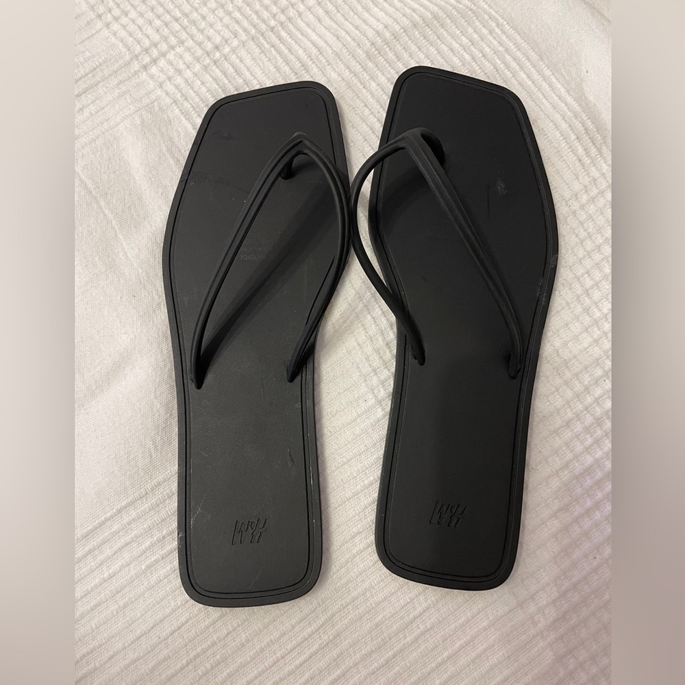 H&M Black Flip Flops US 9-10